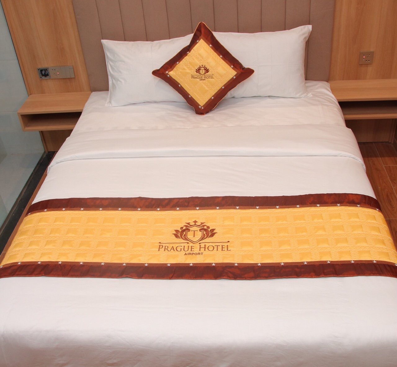 CHĂN RA - DRAP 13 CHO KHÁCH SẠN